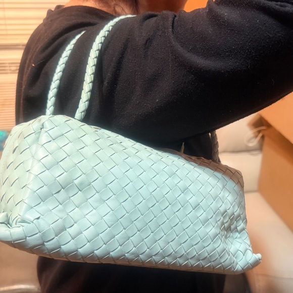 EUC! Bottega Veneta intrecciato handle bag.Lamb skin,soft blue,Dual handles🫶 - Picture 12 of 12